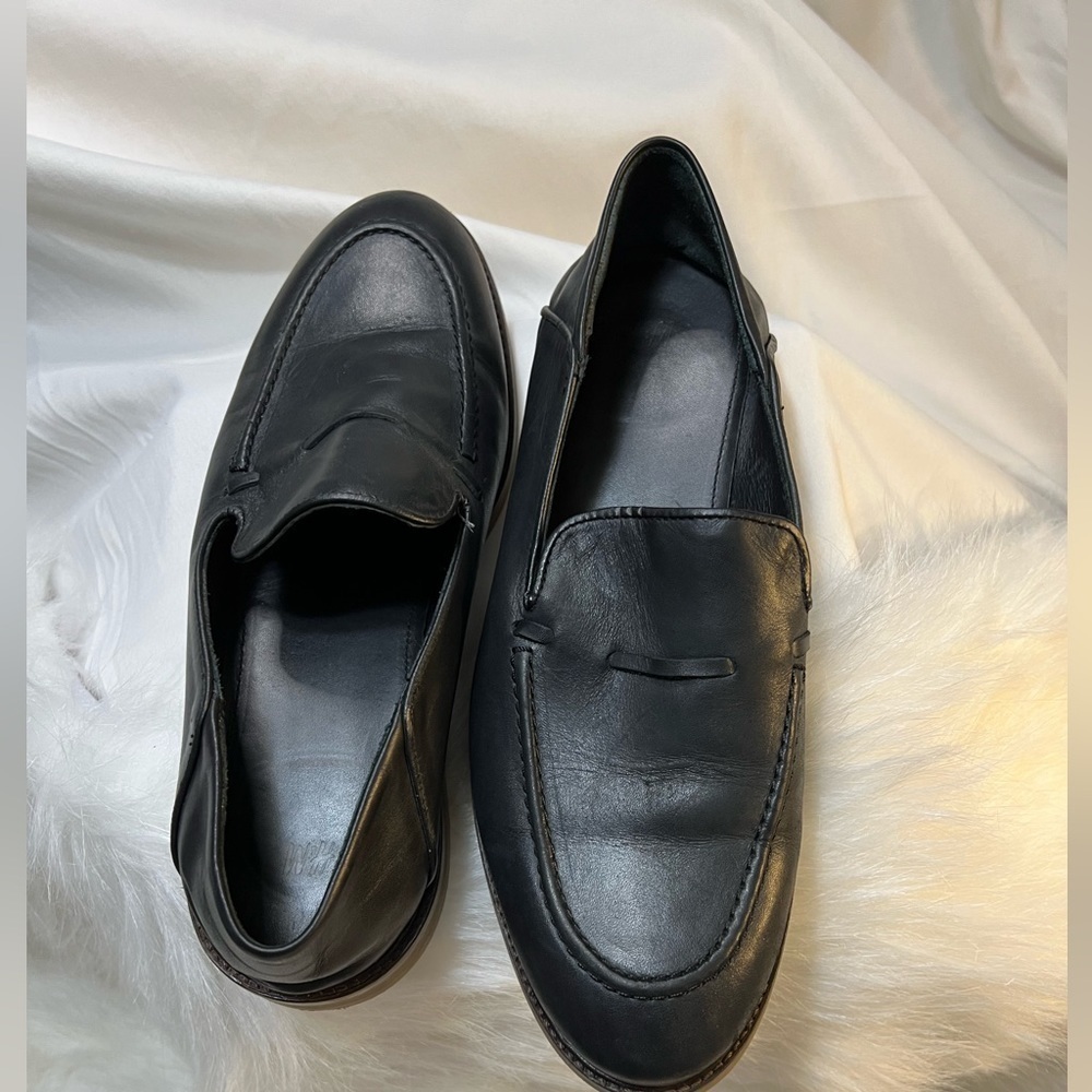 H&M Navy Leather Loafers with Moccasin Seam at the front- Men Size 7.5